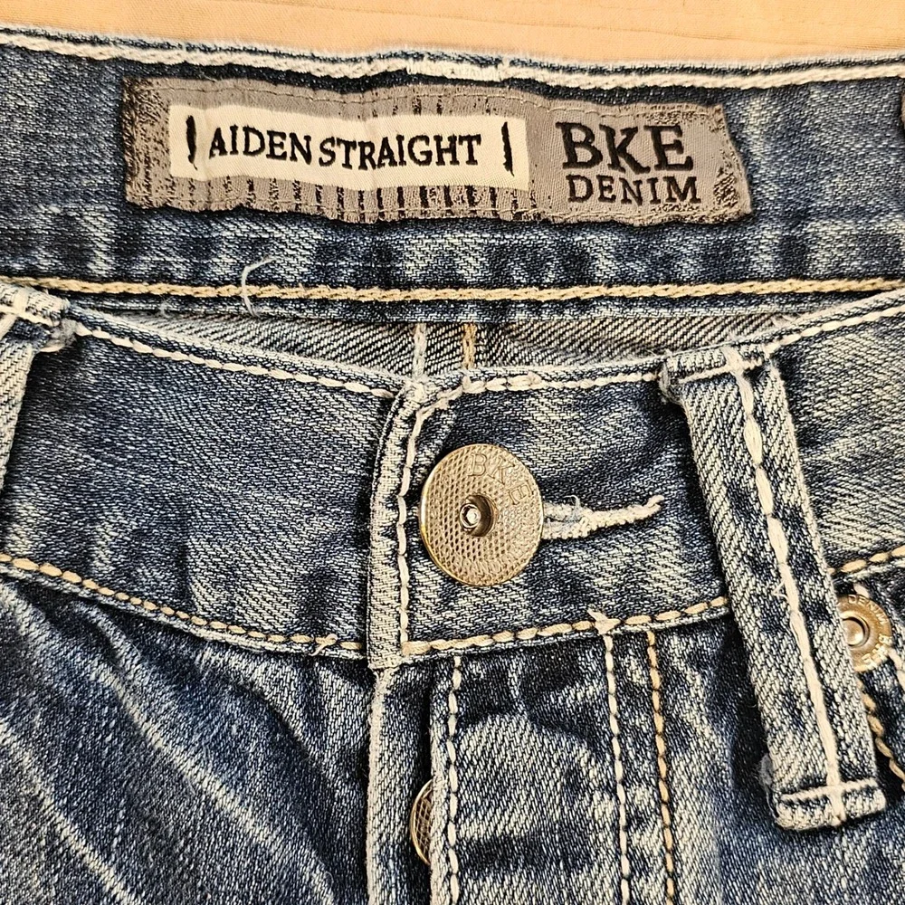 BKE Denim Aiden Straight Distressed Jeans Mens 31L Medium Wash ABM2512